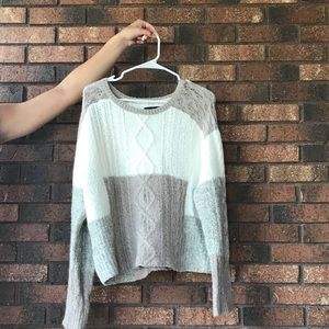 AMERICAN EAGLE SUPER SOFT SWEATER!!!!